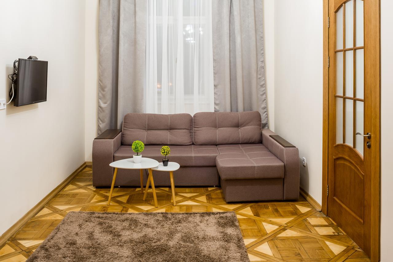 Three-Room Apartment Львов Экстерьер фото